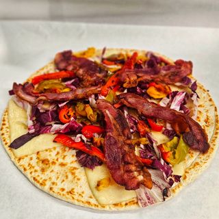 PIADIPIZZA Bacon, radicchio, fontina e peperoni