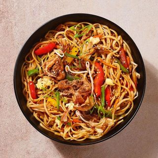 Yakisoba con Ternera