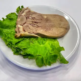 Язык говяжий отварной