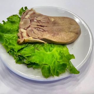 Язык говяжий отварной