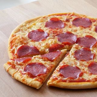 Pizza Pepperoni O Salami Mediana 33cm