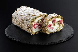 рулет меренговый Фисташка малина