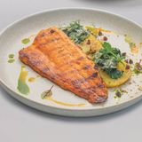 Филе форели с сливочным шпинатом и картофелем на гриле (250 гр.)