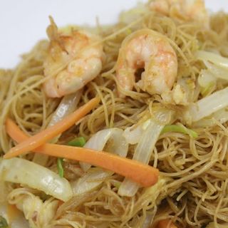 Fideos De Arroz Frito Con Gambas 