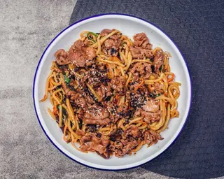 MAKARON PSZENNY z woka z kaczką