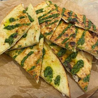 Фокачо із соусом песто (200г)