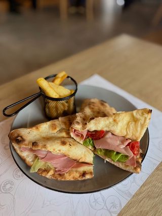 Sendvič sa mortadelom