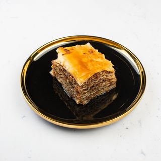 Baklava sa lješnjacima 1 komad