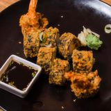 Hot prawn maki (8 piezas)