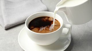 Kafa sa biljnim mlijekom