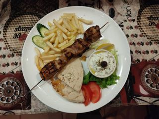 Souvlaki pită de porc