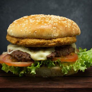 Menú 2 Hamburguesas De Pollo Y 2 De Ternera