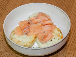 Сирники з лососем та сметаною (230г)