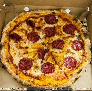 Pizza Salami  Ø32cm/ Ø50 cm