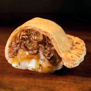 Empanada Vacio Provoleta Y Chimichurri