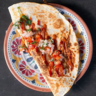 Quesadilla De Costillas Cerdo Barbacoa