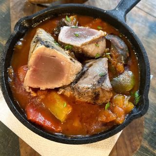 Cazuela De Atún A La Brasa Con Pisto