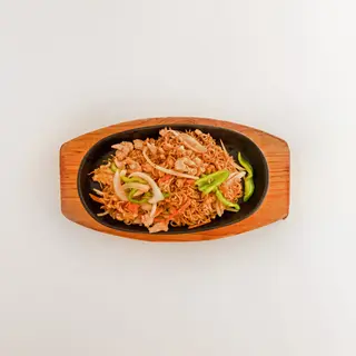 30 Tallarines Chinos a La Plancha Con Salsa Especial