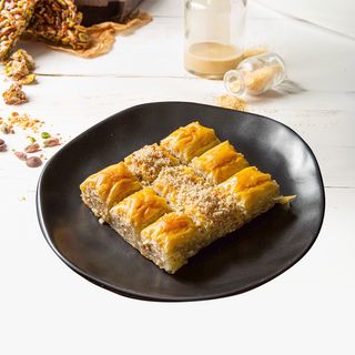 Specijalna motana baklava sa orasima