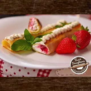 Млинці З Полуницею І Сиром