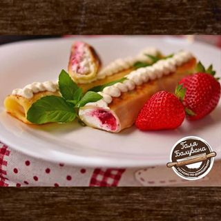 Млинці З Полуницею І Сиром