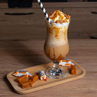 Frappe cu caramel sarat
