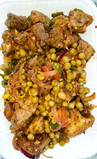 Porc grillé sauté au petit pois