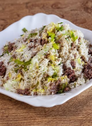 1016 Prženi pirinač sa govedinom 520g/牛肉炒饭