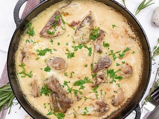 Телятина в сметані з баклажанами та печерицями (240g)