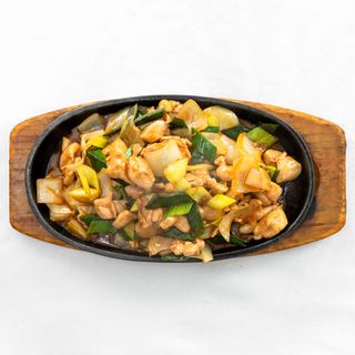 Pollo Con Salsa Sacha