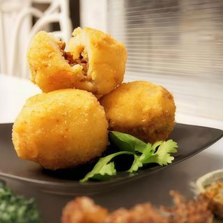 Ración De Patatas Rellenas (6 Uds.)