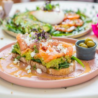 Tostada Salmon
