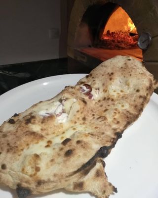 Pizza Rellena Calzone (30 cm.)