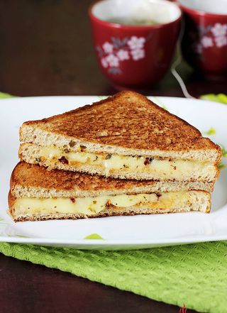 Plain cheese sandwich