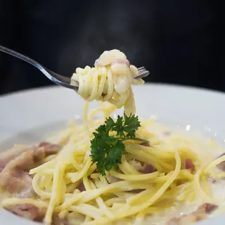 Spaghetti Carbonara cu sos alb