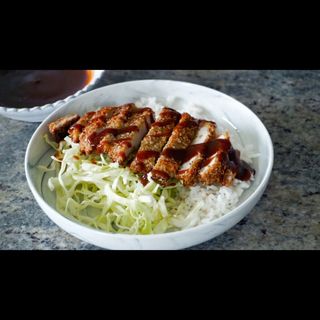 Torikatsur con arroz 