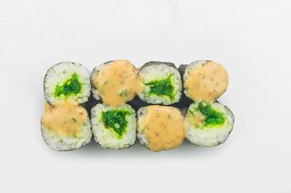 Макі рол з салатом хіяш  (120г/8шт)