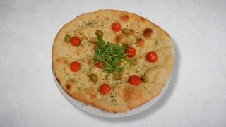Focaccia sa ruzmarinom i cherry paradajzom