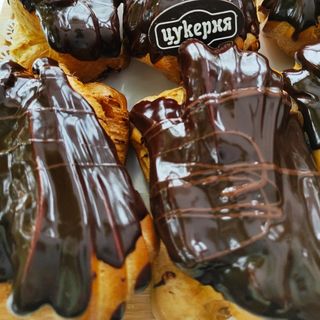 Еклер з шоколадом (1шт)