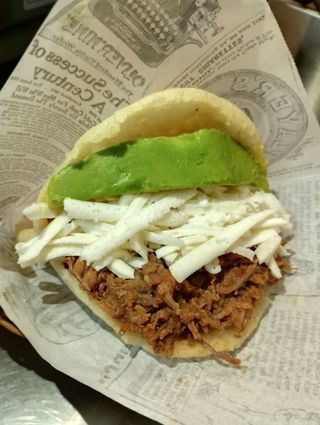 Arepa Mechada Especial Blanco