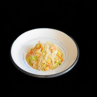 128G.  SPAGHETTI DI RISO CON GAMBERI E VERDURE