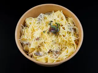 Фетучіні з куркою та грибами (380g)
