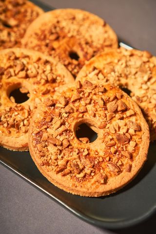 Biscuiți nisipoși cu arahide