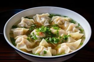 Wonton De Carne Con Sopa (12 Pzs.)