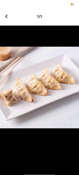 7 Gyoza carne 5 pezzi ripieno con carne e verdure miste al vapore