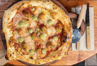 Pizza Picatta Avocado