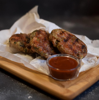 Селски кюфтета (3бр)