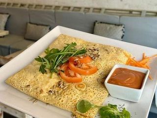 3D. Z szynką, ananasem, kukurydzą i serem