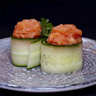 94. Gunkan De Calabacín Y Salmón (2 Uds.)