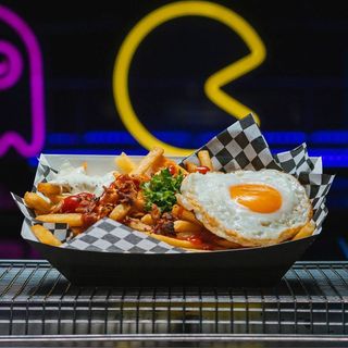 Papas de Huevos Rotos